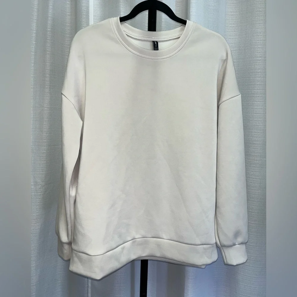 Lazypants Women's Luxe Crewneck & short set | size medium